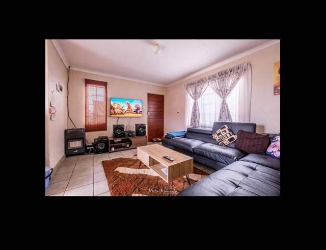 3 BEDROOM HOUSE FOR SALE IN SKY CITY